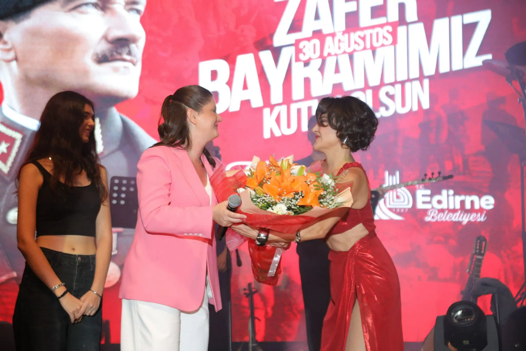 BİNLERCE EDİRNELİ 30 AĞUSTOS COŞKUSUNDA BULUŞTU galeri görseli